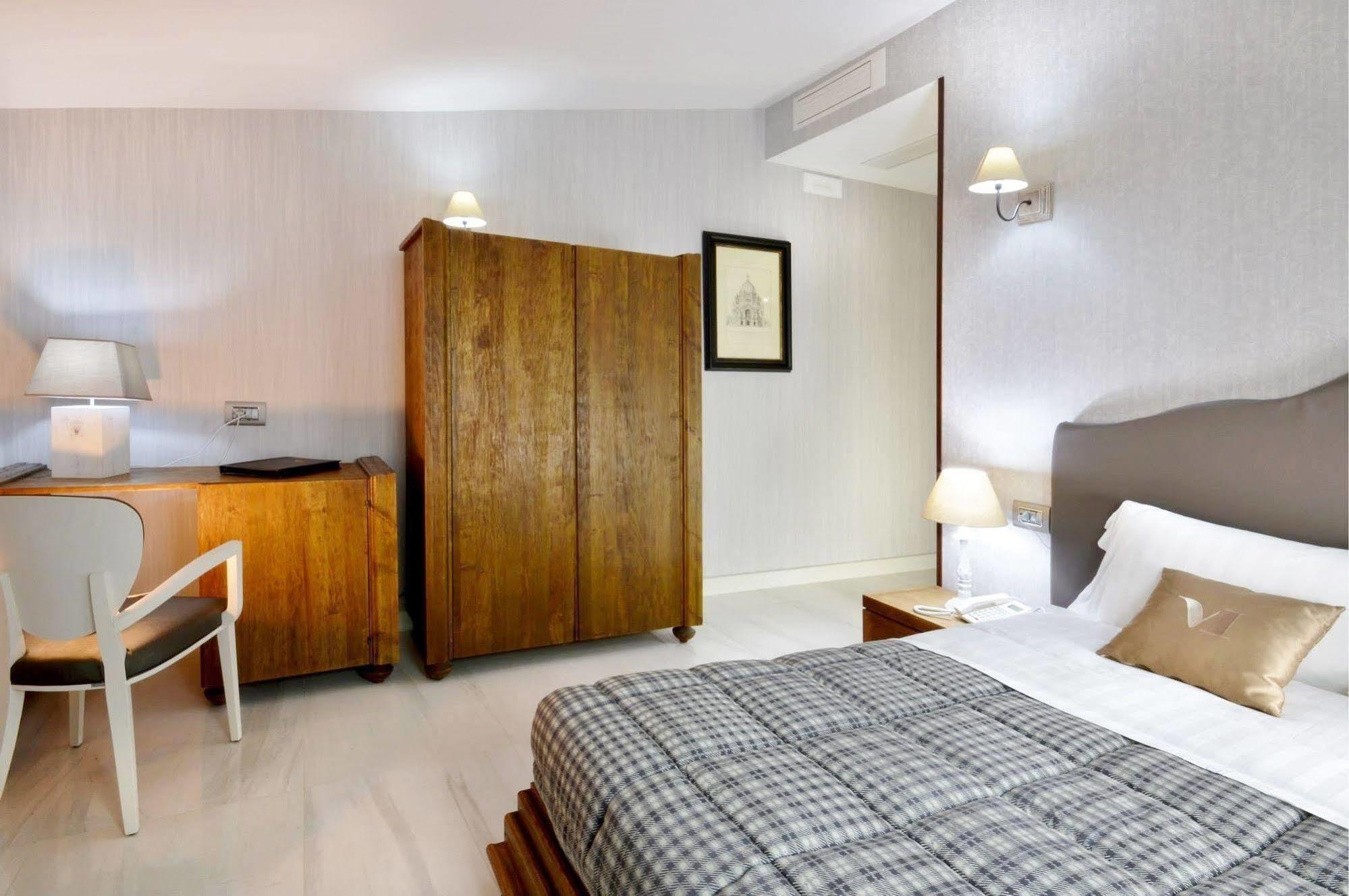 Minieri & Hotel 3*